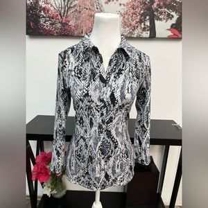 ALFANI women's petite top blouse animal print 3/4 sleeve size Mcollared neckline